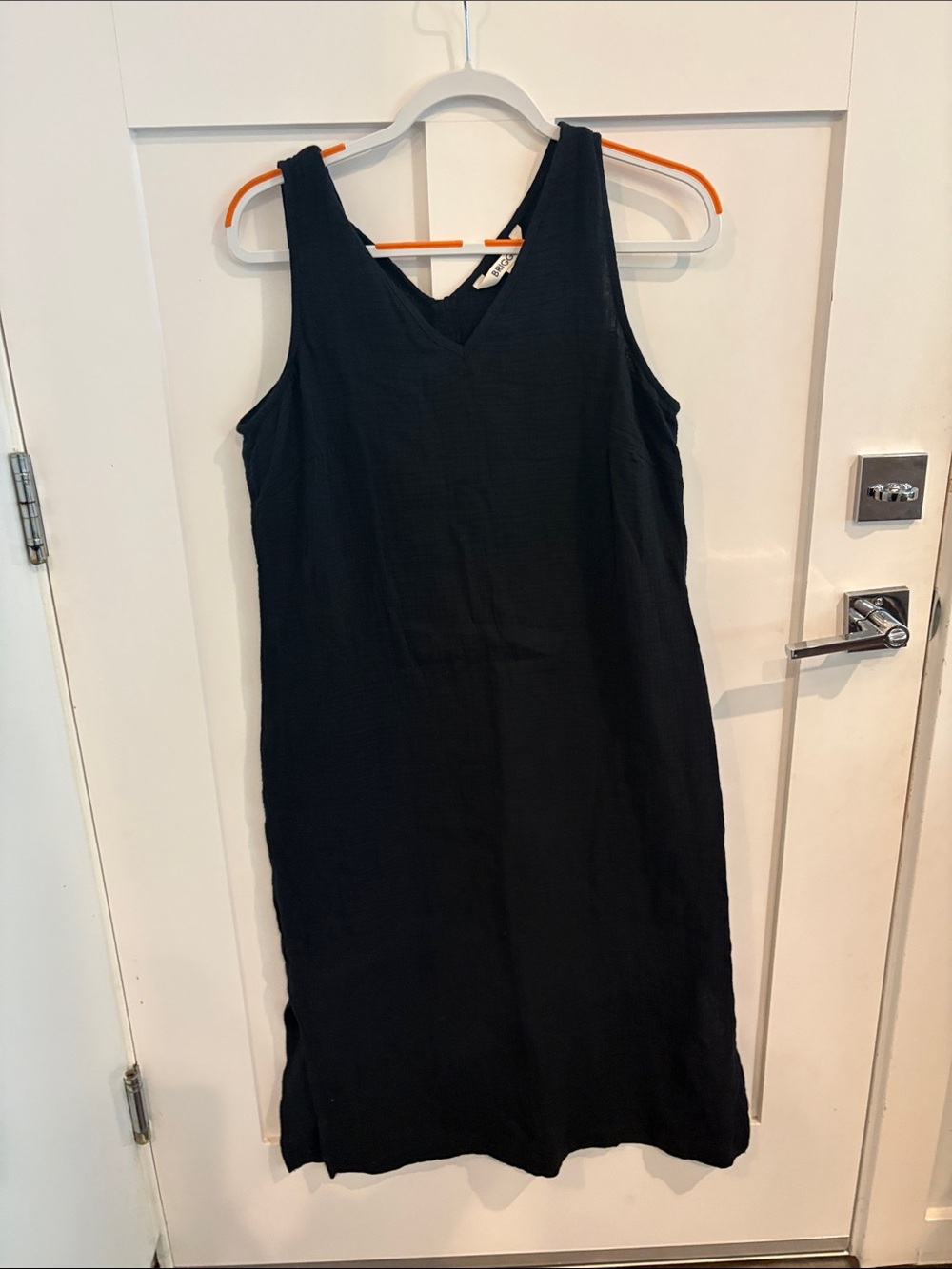 Briggs New York Black V-Neck Sleeveless Midi Dress